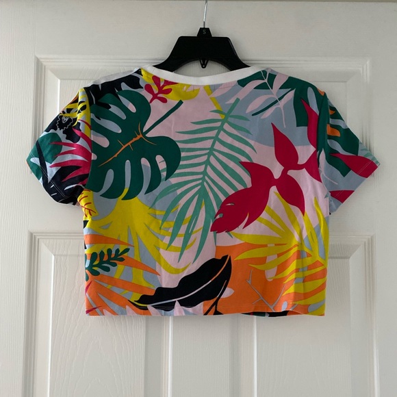 Adidas 3-stripe crop top tee in multi color print - Picture 2 of 2